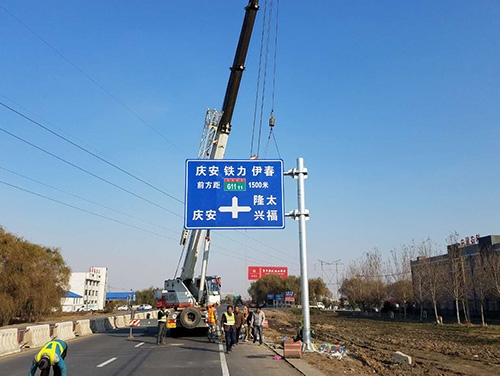 辽阳辽阳道路护栏网网片该如何进行正确的选购呢？